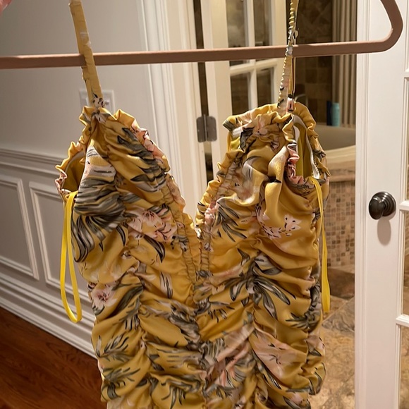 Yellow Floral Print Rouched Mini Dress - RUBY AND JENNA - NWT - Picture 2 of 6